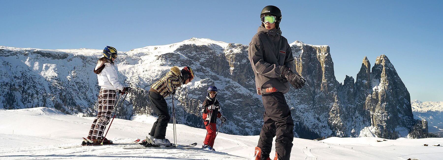Wieshof-Lajen-Bauernhof-Winter-Schnee-Bergblick-Groednertal-Eisacktal-Suedtirol1
